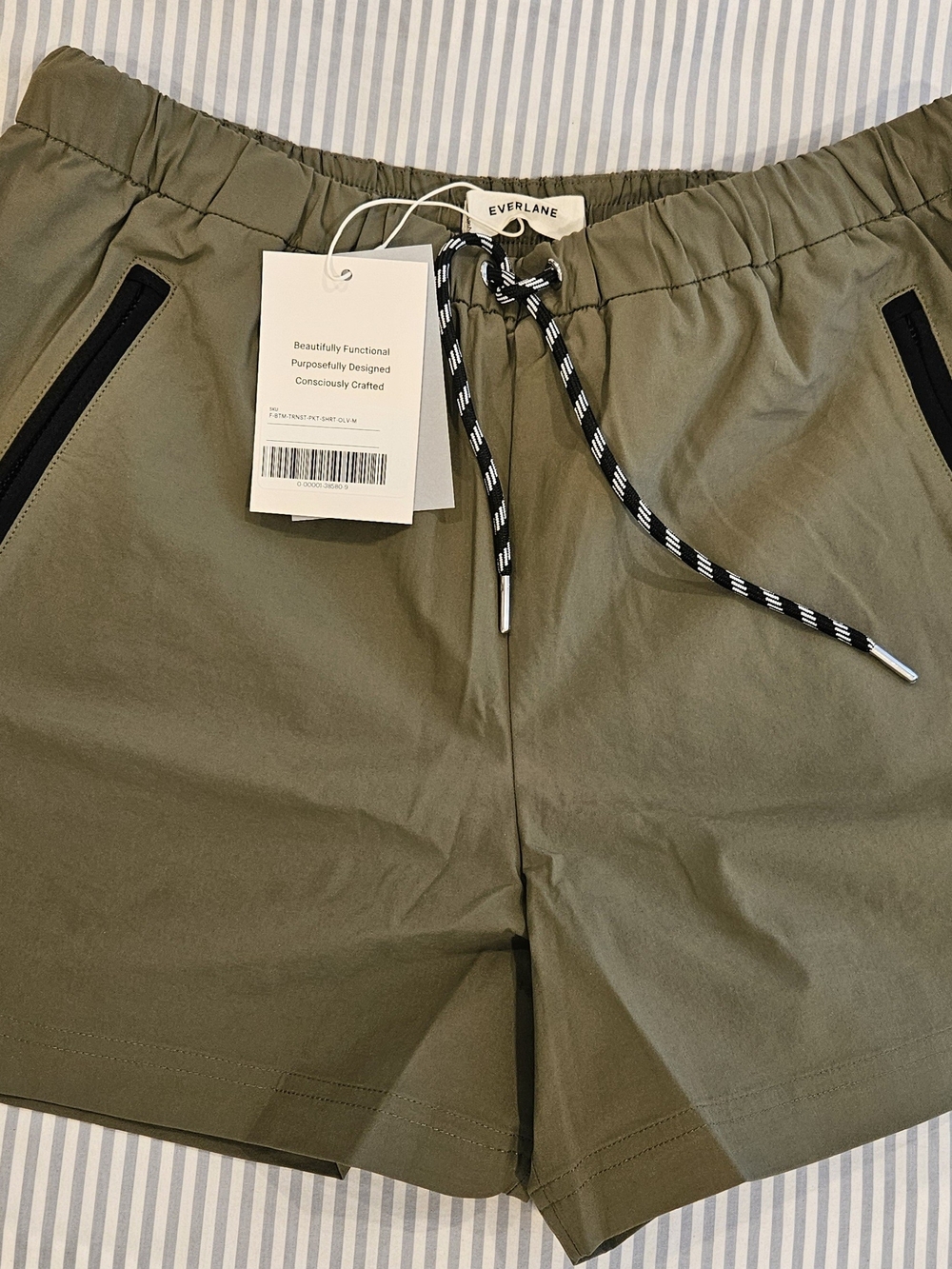 Everlane Olive Green Elastic Waist Shorts with Contrast Drawstring - Size M